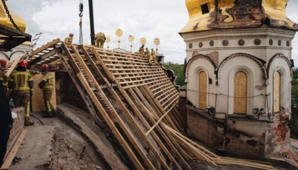 На території Києво-Печерської лаври постраждали 19 об'єктів культурної спадщини 13 На території Києво-Печерської лаври постраждали 19 об'єктів культурної спадщини 13
