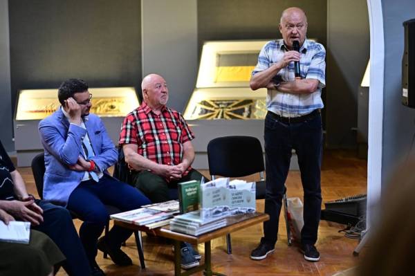 У Києві представили книгу про 30 місць, пов'язаних із Симоном Петлюрою 8 У Києві представили книгу про 30 місць, пов'язаних із Симоном Петлюрою 8