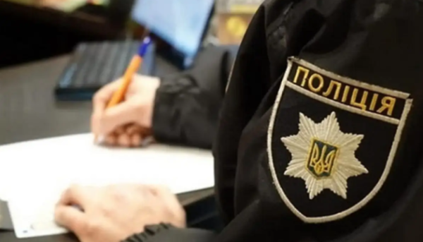 Правоохоронці затримали шахраїв, які видурили більше мільйона гривень, видаючи себе за представників благодійних організацій. 7