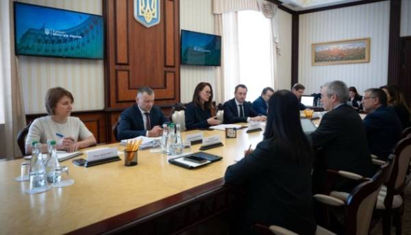 Свириденко провела зустріч з представниками місії МВФ 3