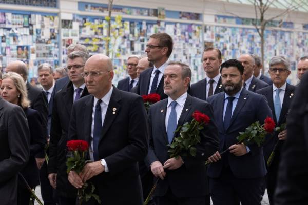 Зеленський та Рютте вшанували полеглих українських воїнів у Києві 17