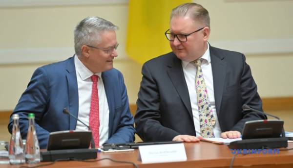 Головна 27 Україна подала оновлену заявку на вступ до ОЕСР.
