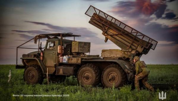 На передовій — 205 бойових зіткнень, українські сили нейтралізували 55 загарбників на Покровському відтинку 7