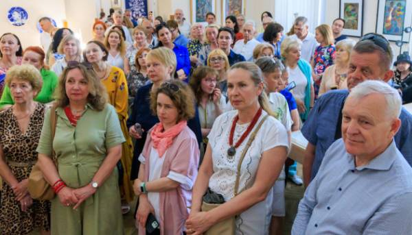 У Києві презентували експозицію «Мир небесам і землям. Порцеляновий концерт родини Трегубових» 8 У Києві презентували експозицію «Мир небесам і землям. Порцеляновий концерт родини Трегубових» 8