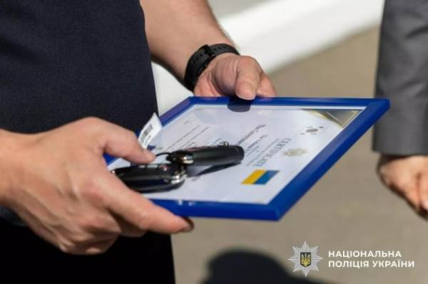 Корея надала Національній поліції 60 пікапів для виконання службових обов'язків в умовах бойових дій. 11