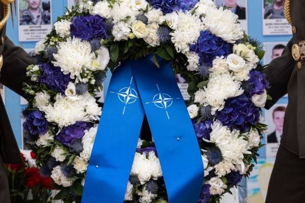 Зеленський та Рютте вшанували полеглих українських воїнів у Києві 16