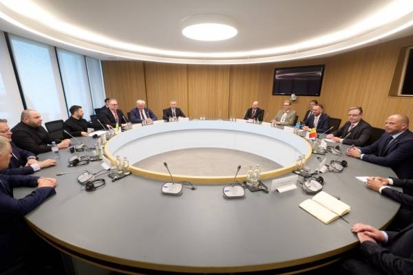 Президент України провів переговори з главою бельгійського уряду: Очікується, що перші винищувачі F-16 надійдуть до кінця поточного року. 4 Президент України провів переговори з главою бельгійського уряду: Очікується, що перші винищувачі F-16 надійдуть до кінця поточного року. 4