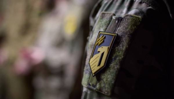 Українські захисники контролюють шляхи постачання противника в Донецькій області та її передмістях під постійним обстрілом, повідомляють військові.
