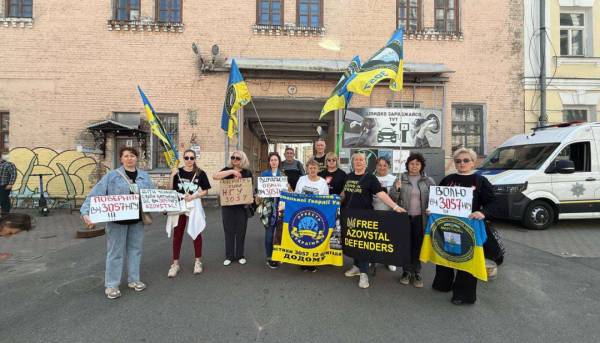 Диригент військового оркестру 12-ї бригади Нацгвардії з Маріуполя Іван Лужний звільнений з полону. 10