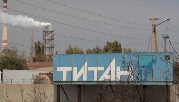 Головна 17 Безпілотні апарати атакували завод «Кримський титан» у місті Армянськ.