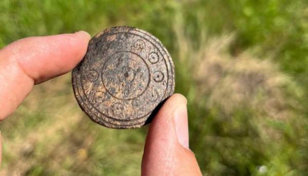 Недалеко від Галицького замку археологи виявили кістяну гру для гри XI-XIII століть