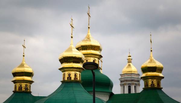 Головна 53 Завдяки оперативному вивезенню реліквій Києво-Печерської лаври вдалося їх уберегти, зазначив єпископ Авраамій