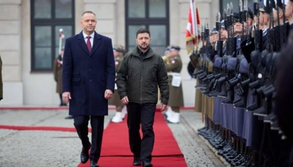 Зеленський повідомив про подарунок від Навроцького на їхній першій зустрічі 3
