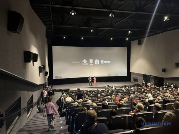 У Чернівцях розпочався п'ятий кінофестиваль глядацького кіно Миколайчук OPEN 21 У Чернівцях розпочався п'ятий кінофестиваль глядацького кіно Миколайчук OPEN 21