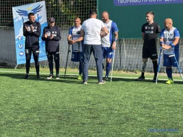 «Спорт та власна спільнота здатні допомогти краще за будь-якого психолога» 19 «Спорт та власна спільнота здатні допомогти краще за будь-якого психолога» 19
