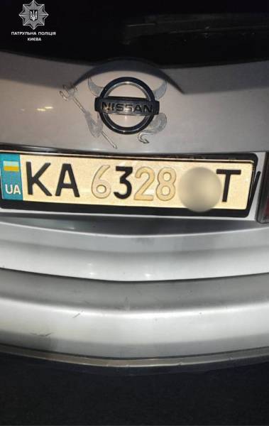 Київ: напад на патрульних, правоохоронці були змушені застосувати силу 5 Київ: напад на патрульних, правоохоронці були змушені застосувати силу 5