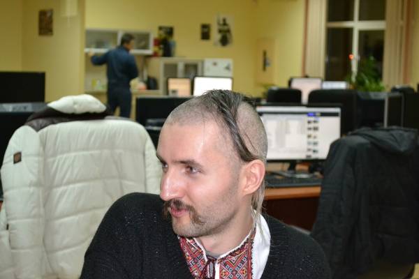 У пам’ять про аеророзвідника та геймдизайнера Володимира Єжова (позивний «Вус») 10 У пам’ять про аеророзвідника та геймдизайнера Володимира Єжова (позивний «Вус») 10