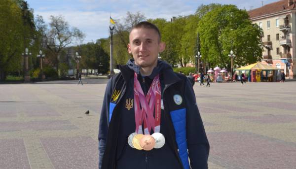 «Неймовірні почуття, коли стадіоном лунає гімн України» – Тарас Радь, паралімпієць 10 «Неймовірні почуття, коли стадіоном лунає гімн України» – Тарас Радь, паралімпієць 10