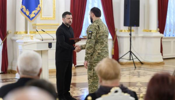 Головна 37 Президент нагородив воїнів сектору безпеки та оборони державними відзнаками.
