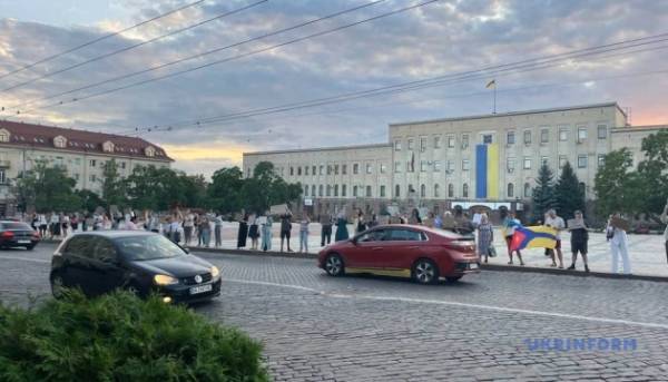 У столиці та інших містах відбуваються демонстрації на знак солідарності з Федоровим. 16 У столиці та інших містах відбуваються демонстрації на знак солідарності з Федоровим. 16