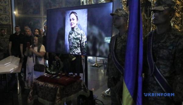 У Києві відбулося прощання з комунікаційницею УДО Валентиною Савіцькою, яка трагічно загинула від російського обстрілу.