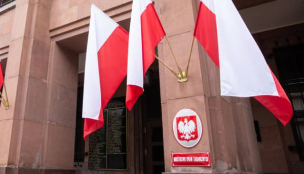 Головна 30 Нарада при Міністерстві закордонних справ Польщі застерегла від російських втручань…