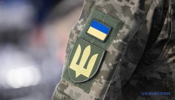 Колишньому командиру 155-ї окремої морської бригади та кільком іншим особам повідомлено про підозру у справі про загибель двох мирних жителів.