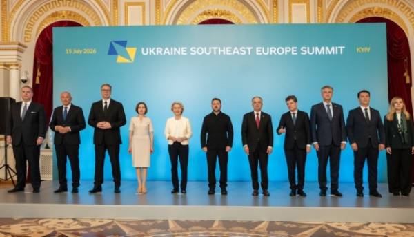 Володимир Зеленський зустрівся з учасниками саміту "Україна - Південно-Східна Європа" 7 Володимир Зеленський зустрівся з учасниками саміту "Україна - Південно-Східна Європа" 7