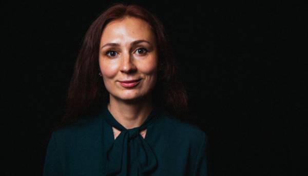 Financial Times назвала книгу українки Юлії Ілюхи серед своїх літніх рекомендацій. 17 Financial Times назвала книгу українки Юлії Ілюхи серед своїх літніх рекомендацій. 17