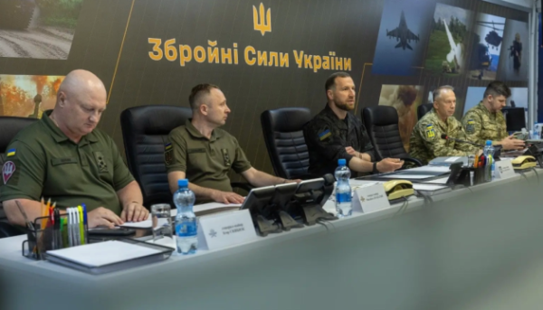 Головна 28 Хмара познайомив вище командування Генштабу з Драпатим та Скибюком