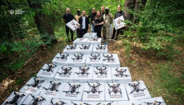 Гурт «Антитіла» та їхні шанувальники надали спецпідрозділу ГУР дрони вартістю 5 мільйонів гривень. 18