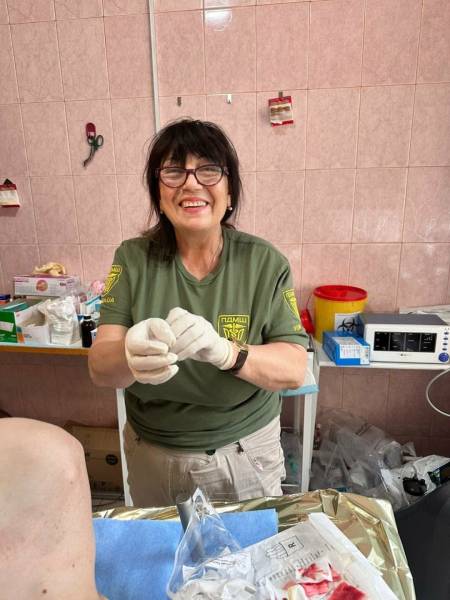 «Лікарка-бандерівка»: Якщо не на фронті, то для фронту 8 «Лікарка-бандерівка»: Якщо не на фронті, то для фронту 8