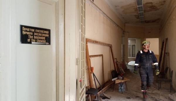 Головна 55 Харківський художній музей оновив інформацію про збитки, завдані картинам після російського обстрілу.