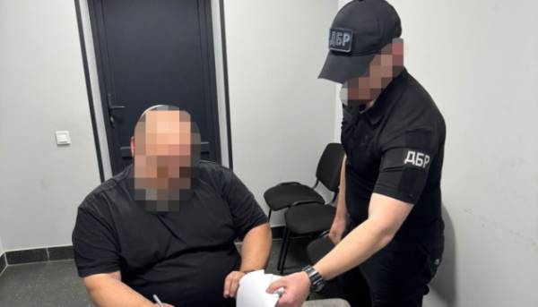 На Донецькому напрямку виявлено афери з виплатами військовим на мільйонні суми, повідомлено про три підозри 18