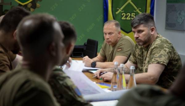 Головна 16 Сирський побував на передовій лінії в районі Олександрівки