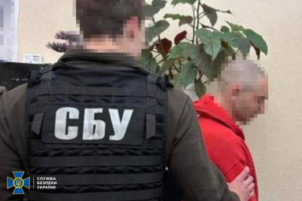 СБУ виявила та затримала трьох осіб, які допомагали росіянам у реєстрації терміналів Starlink. 7 СБУ виявила та затримала трьох осіб, які допомагали росіянам у реєстрації терміналів Starlink. 7