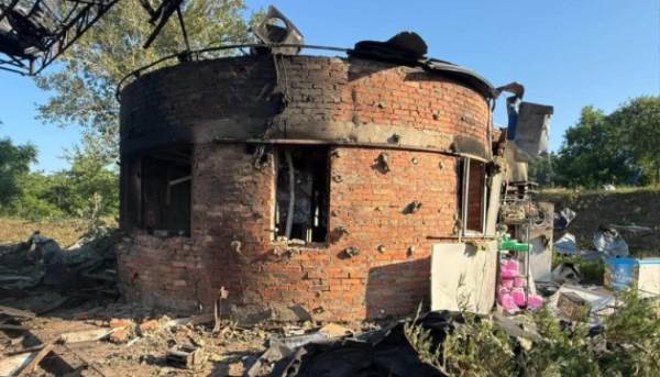 Ворог за три дні здійснив атаки на один об'єкт видобутку та три автозаправні станції «Укрнафти». 2 Ворог за три дні здійснив атаки на один об'єкт видобутку та три автозаправні станції «Укрнафти». 2
