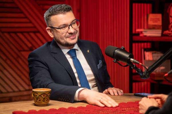 Укрінформ і Український інститут національної пам'яті розпочали другий сезон подкастів «Правда чи міф» 5 Укрінформ і Український інститут національної пам'яті розпочали другий сезон подкастів «Правда чи міф» 5