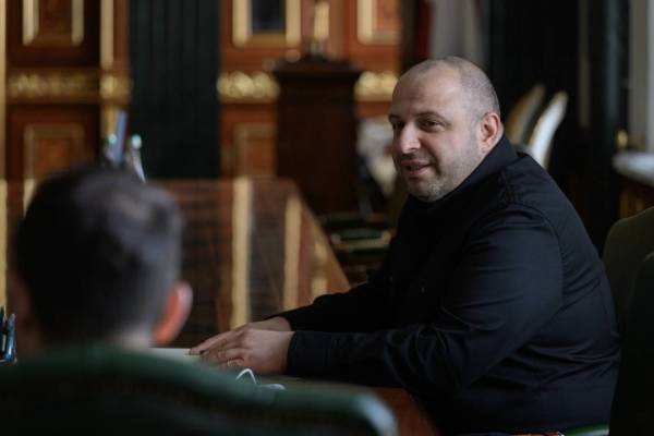 Зеленський після переговорів з Умєровим та Клименком заявив про зміни в діяльності РНБО. 6 Зеленський після переговорів з Умєровим та Клименком заявив про зміни в діяльності РНБО. 6