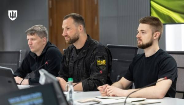 Посол Німеччини провів переговори з Кулебою щодо надання Україні ракет-перехоплювачів.