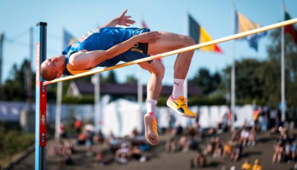 Роман Петрук вперше здобув титул чемпіона України зі стрибків у висоту