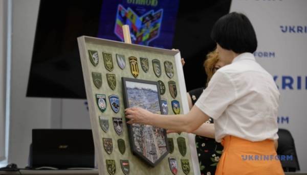 Найбільший вишитий шеврон “Битва за Київ” зафіксували в реєстрі рекордів України