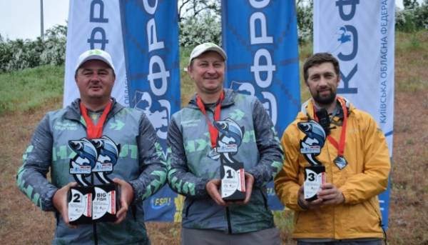 «Злови і відпусти»: як на Русанівському каналі відбувся чемпіонат області з риболовлі