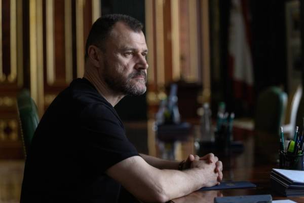 Зеленський після переговорів з Умєровим та Клименком заявив про зміни в діяльності РНБО. 5 Зеленський після переговорів з Умєровим та Клименком заявив про зміни в діяльності РНБО. 5