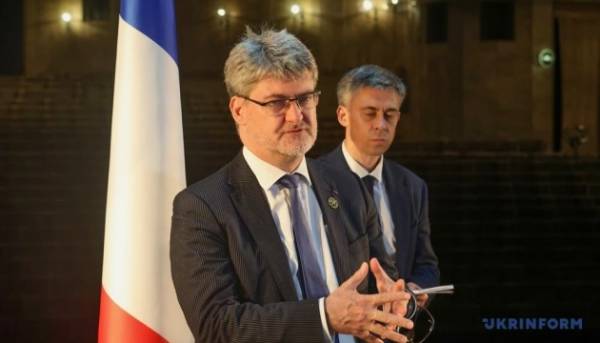 Головна 29 Глава французької дипломатії про зустріч “Коаліції бажаючих” у Парижі: Попереду…