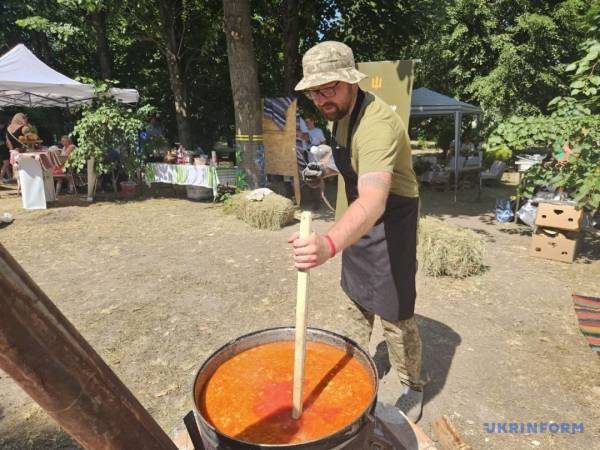 Як приготувати борщ «язиком», «бахмутський» та з червоним вином 32 Як приготувати борщ «язиком», «бахмутський» та з червоним вином 32