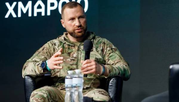 Головна 27 Глава держави доручив Євгенію Хмарі тимчасово виконувати обов’язки очільника оборонного відомства.