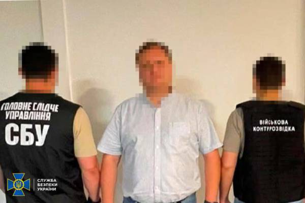 Колишнього посадовця Міноборони підозрюють у зв'язку із закупівлею дефектних мінометів на суму 182 мільйони гривень. 6