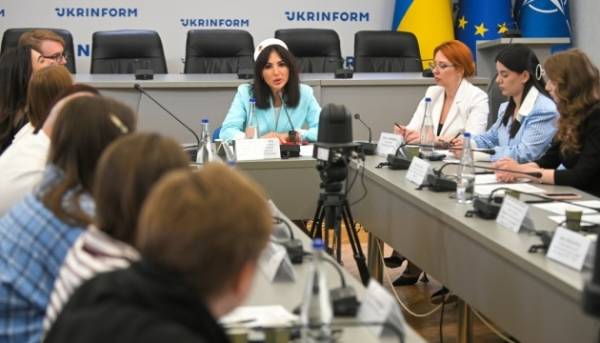 Головна 39 Військова журналістика не повинна перетворюватися на журналістику особистих суджень –…