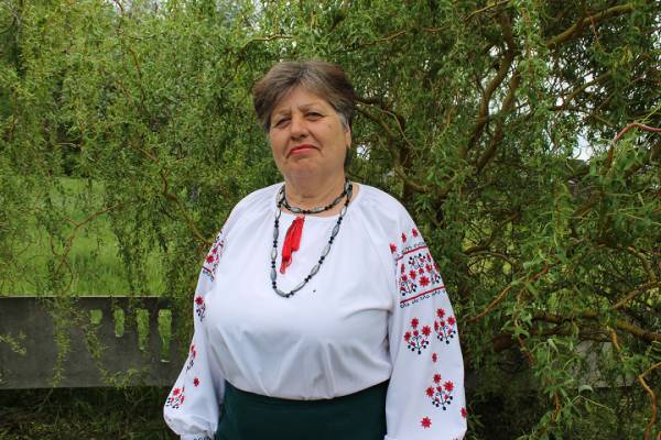 На городі бузина, на столі бузиновий напій 12